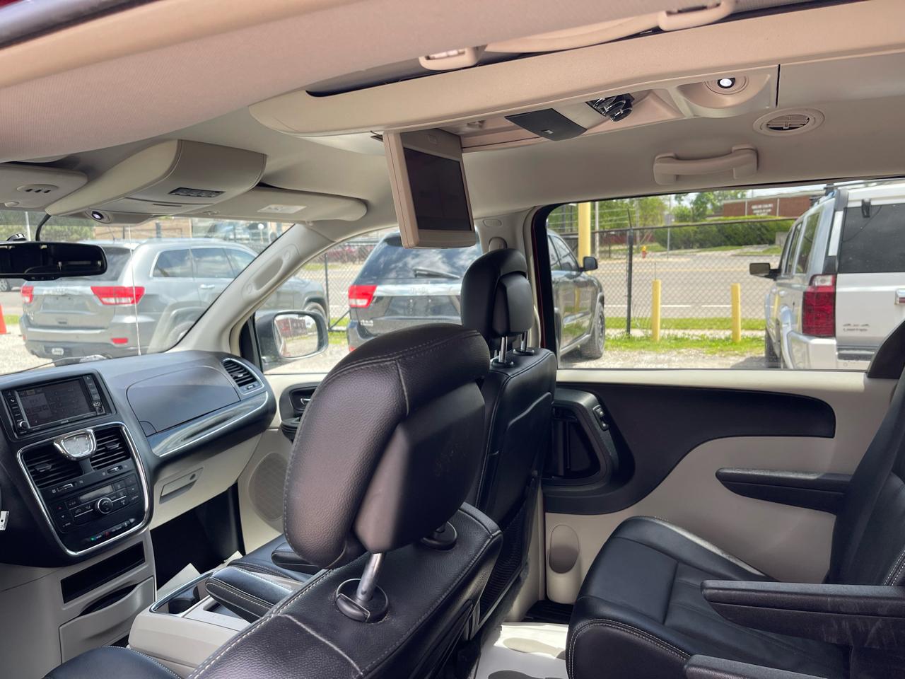 Chrysler Town & Country Touring 2012
