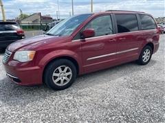2012 Chrysler Town & Country 