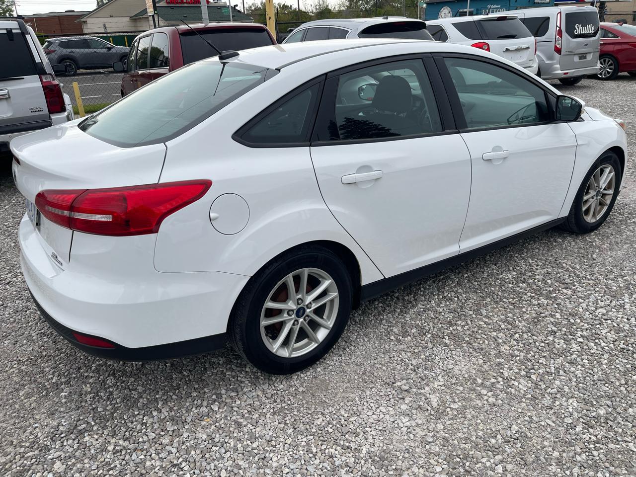 Ford Focus SE Sedan 2016