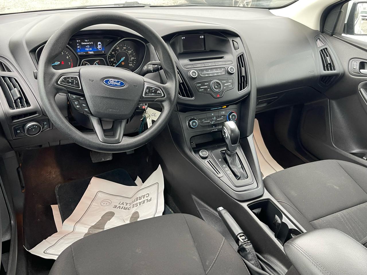 Ford Focus SE Sedan 2016
