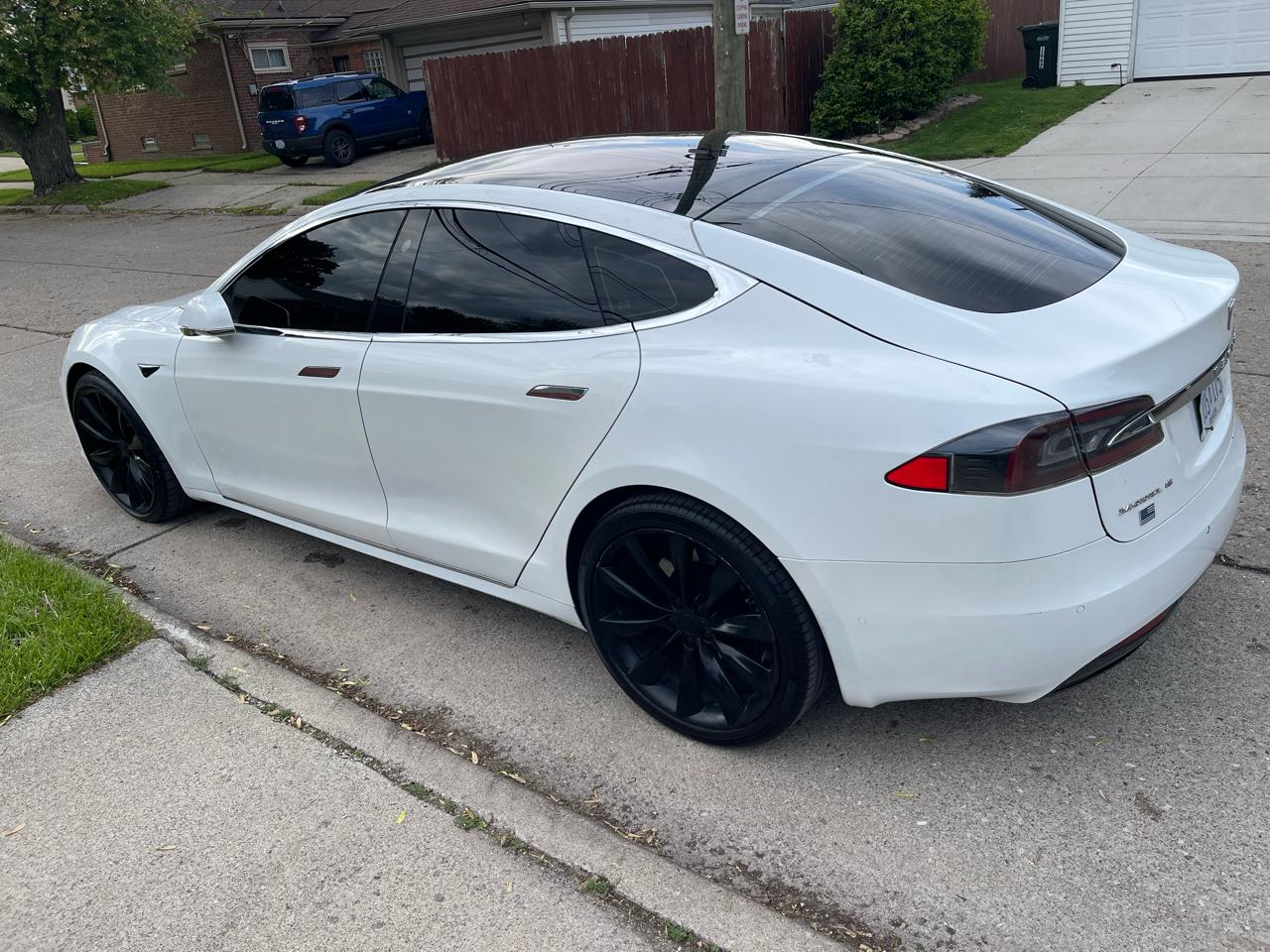 Tesla Model S 90D 2017
