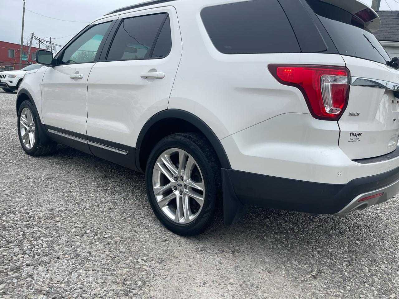 Ford Explorer 4dr 114" WB XLT 4WD 2017
