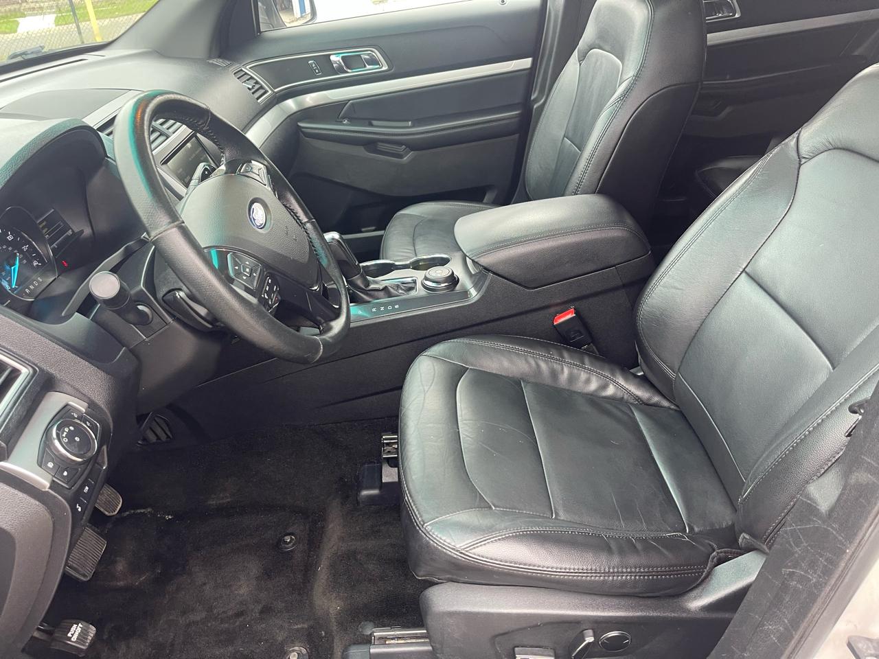 Ford Explorer 4dr 114" WB XLT 4WD 2017