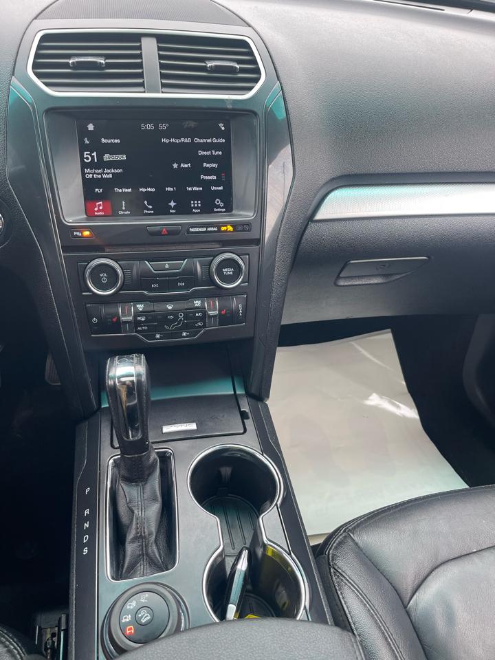 Ford Explorer 4dr 114" WB XLT 4WD 2017