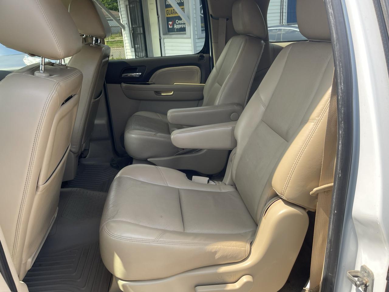 GMC Yukon Denali XL 4WD 2011
