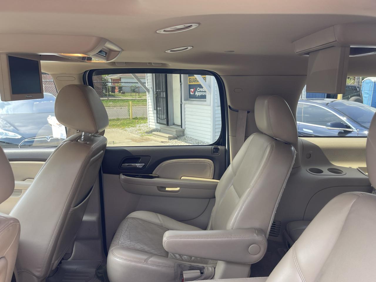 GMC Yukon Denali XL 4WD 2011