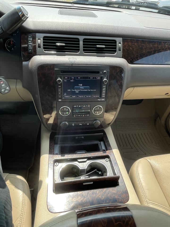 GMC Yukon Denali XL 4WD 2011