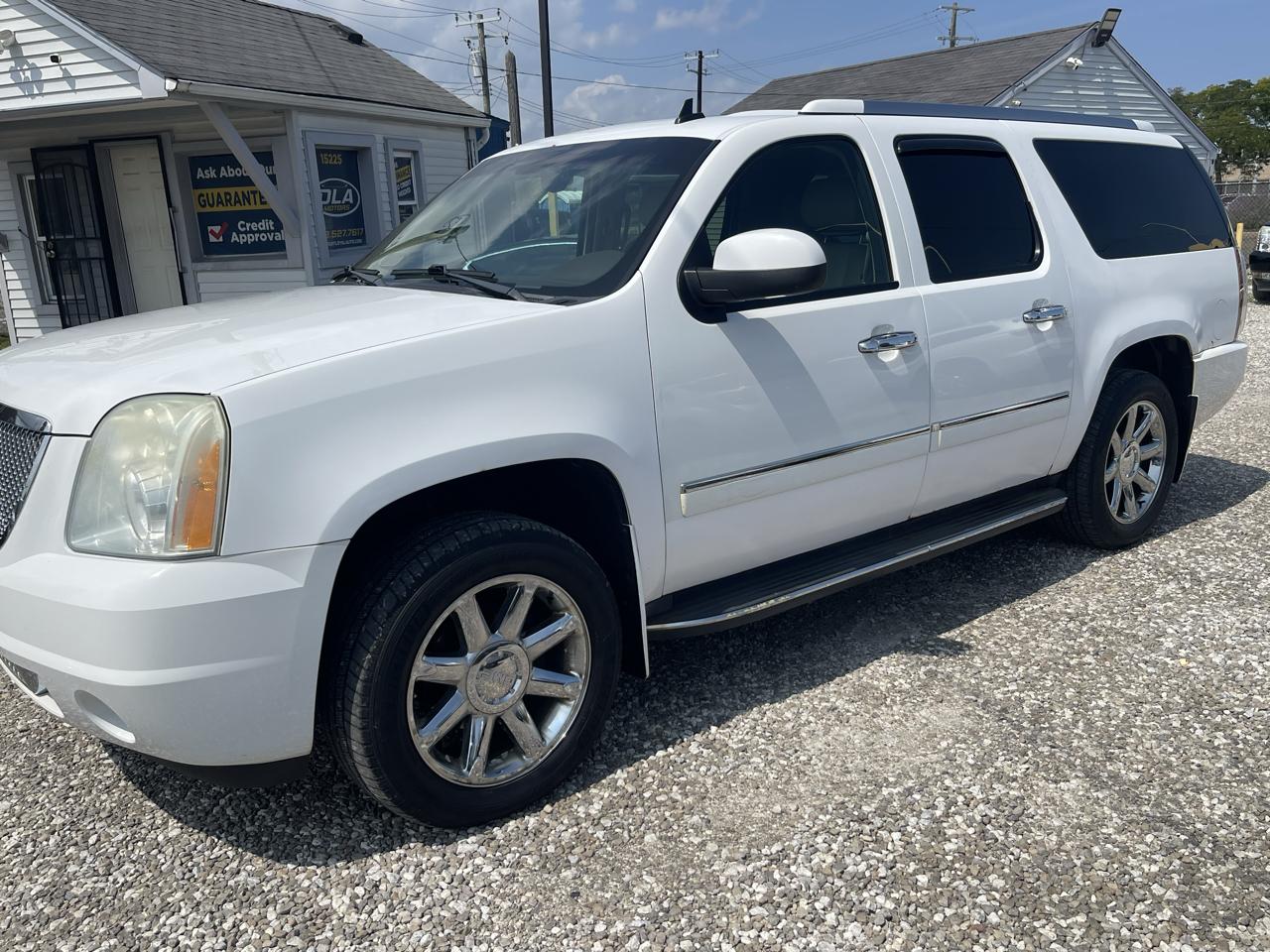 GMC Yukon Denali XL 4WD 2011