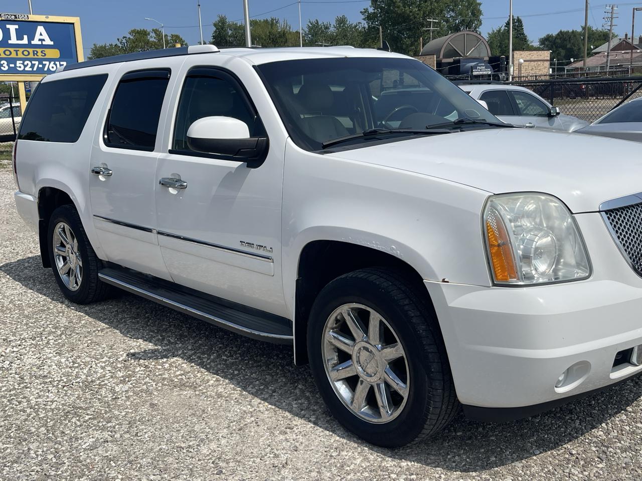 GMC Yukon Denali XL 4WD 2011