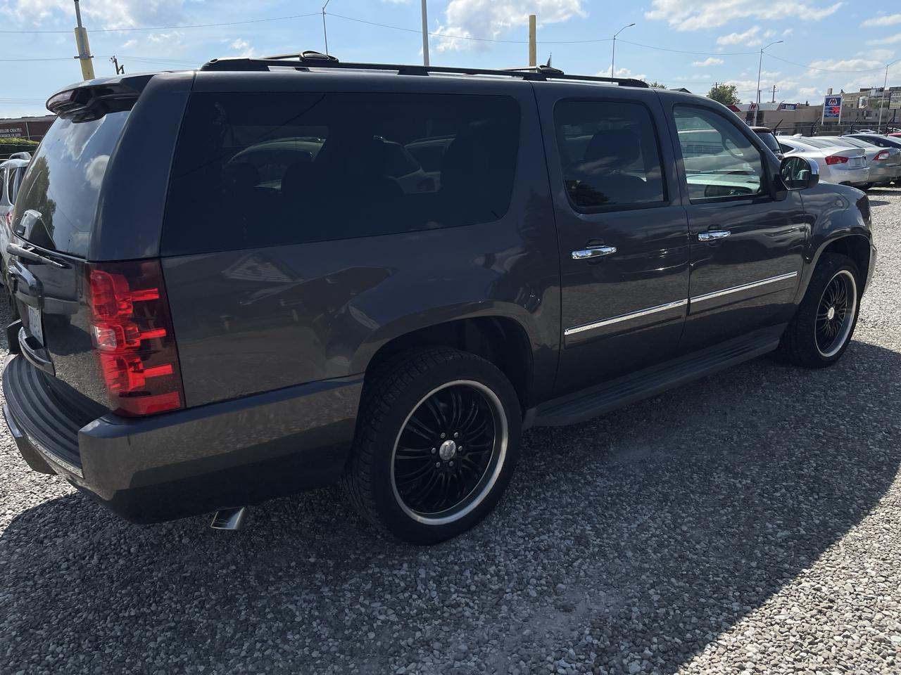 Chevrolet Suburban LTZ 1500 4WD 2011