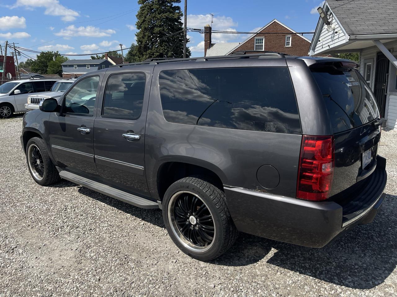 Chevrolet Suburban LTZ 1500 4WD 2011