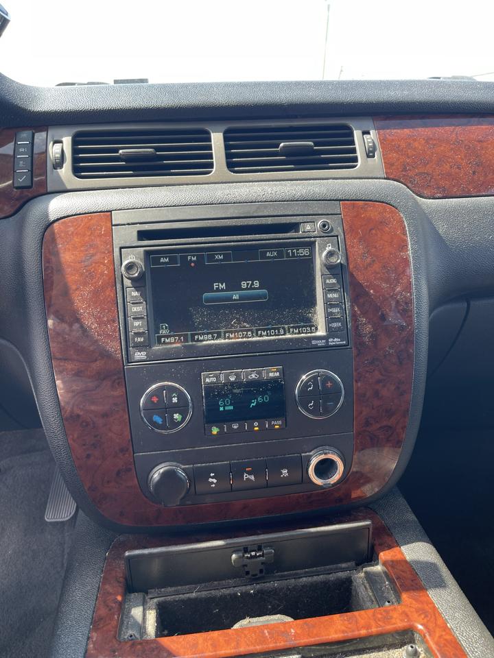 Chevrolet Suburban LTZ 1500 4WD 2011