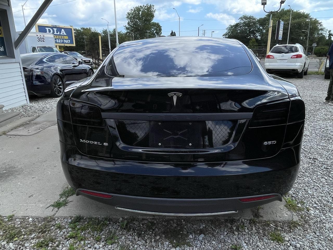 Tesla Model S 85D 2015