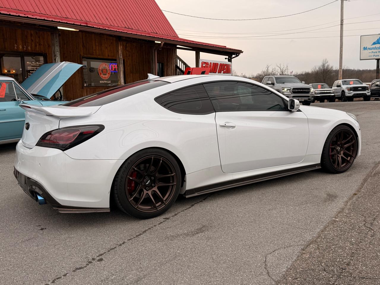 Hyundai Genesis Coupe 2dr 3.8L Auto Ultimate w/Black Seats 2016