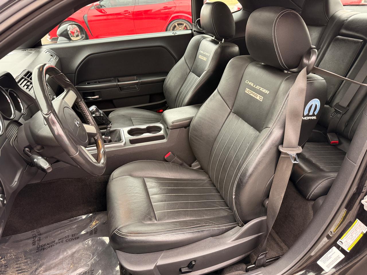 Dodge Challenger 2dr Cpe R/T 2010