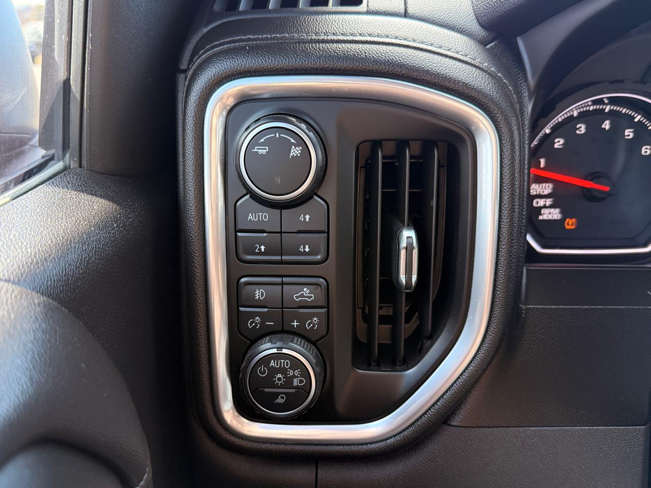 Chevrolet Silverado 1500 4WD Crew Cab 147" LT Trail Boss 2019