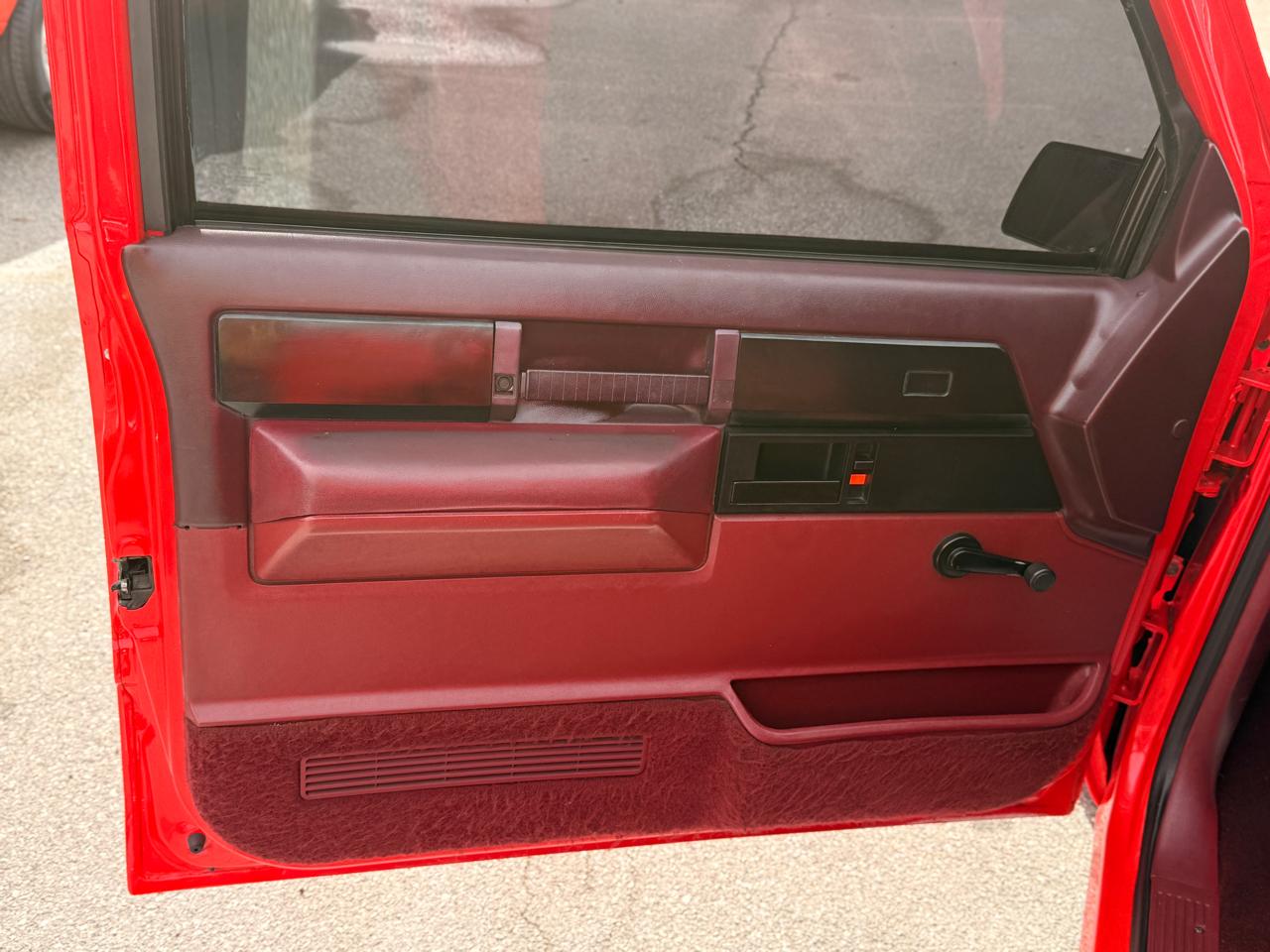 Chevrolet 1/2 Ton Pickups Fleetside 117.5" WB 1988