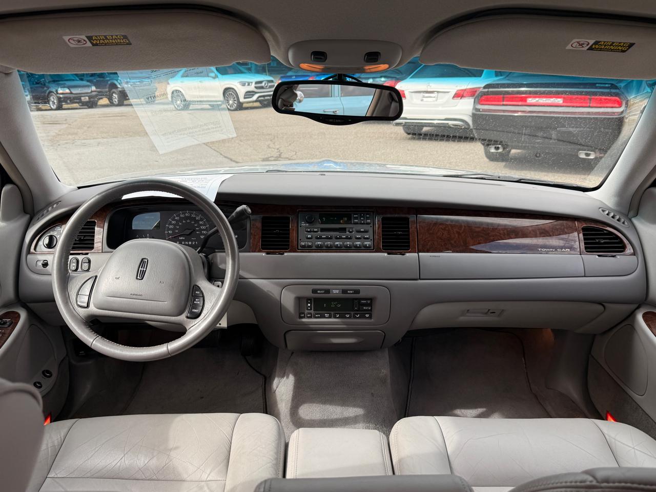 Lincoln Town Car 4dr Sdn Executive 2001