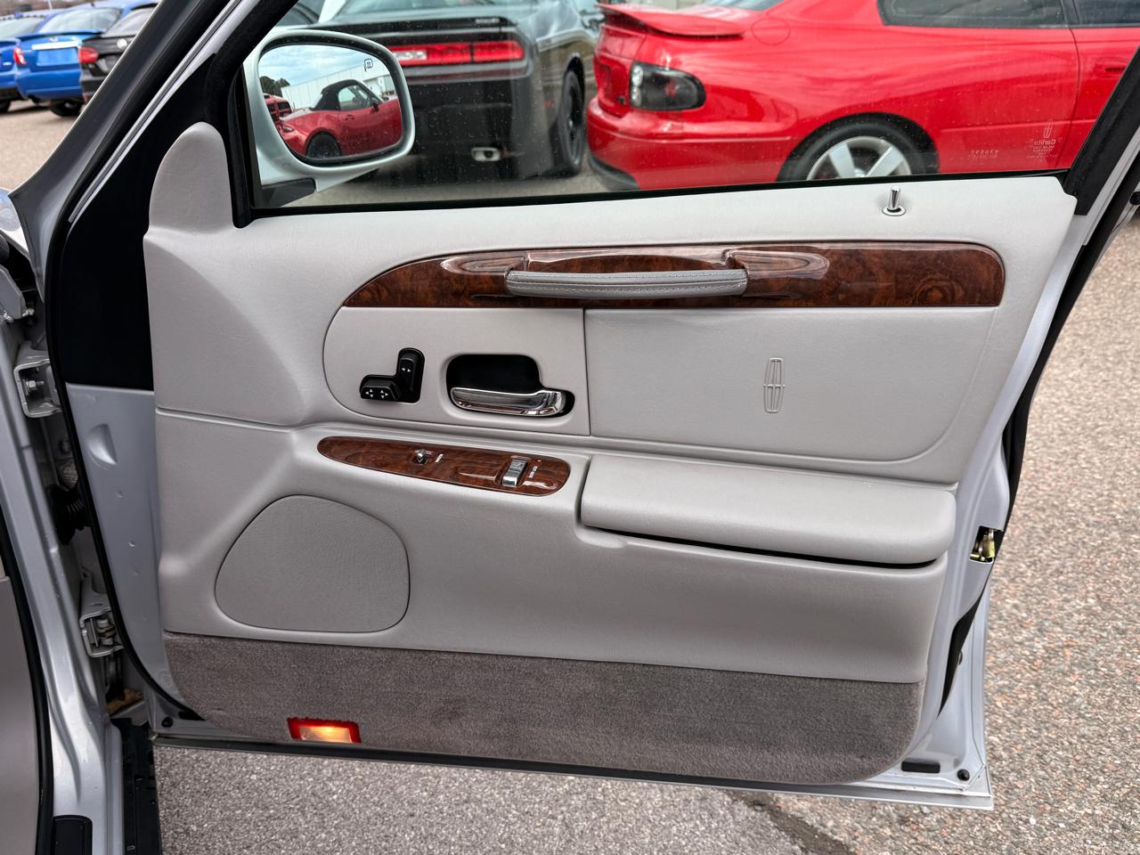 Lincoln Town Car 4dr Sdn Executive 2001