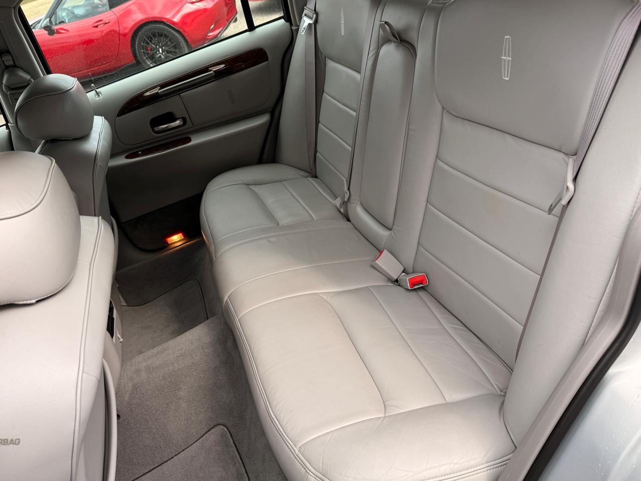 Lincoln Town Car 4dr Sdn Executive 2001