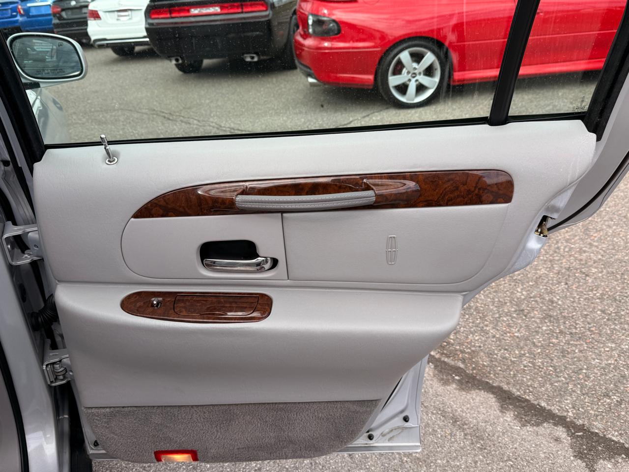 Lincoln Town Car 4dr Sdn Executive 2001