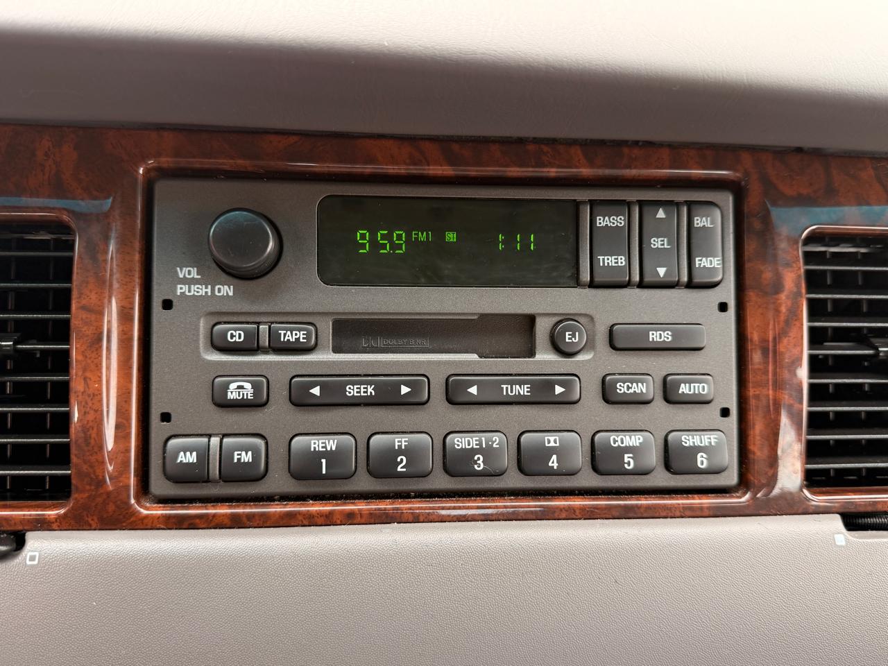 Lincoln Town Car 4dr Sdn Executive 2001