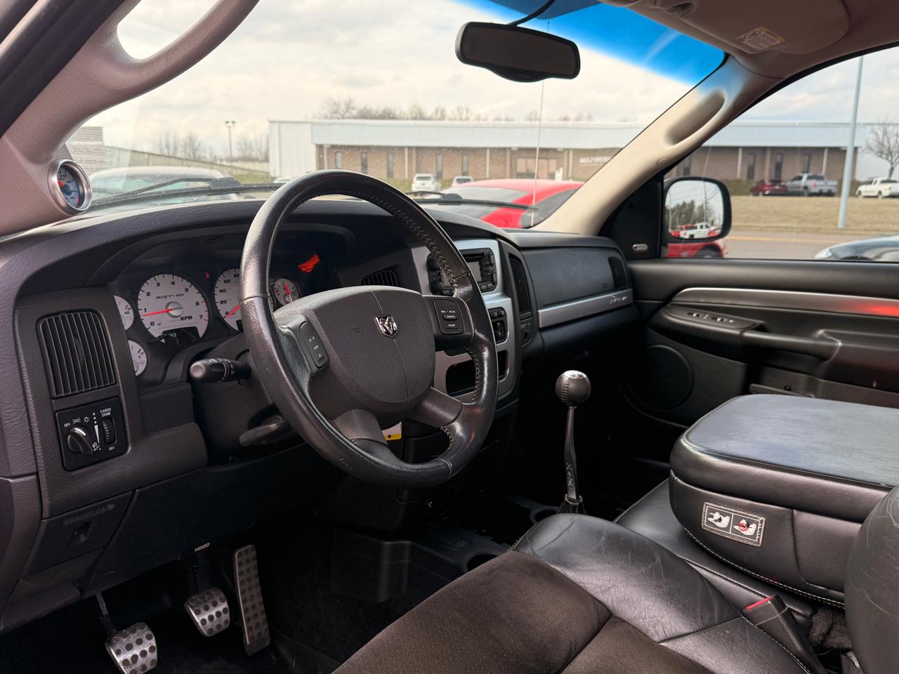 Dodge Ram SRT-10 2dr Reg Cab 120.5" WB SRT-10 2004