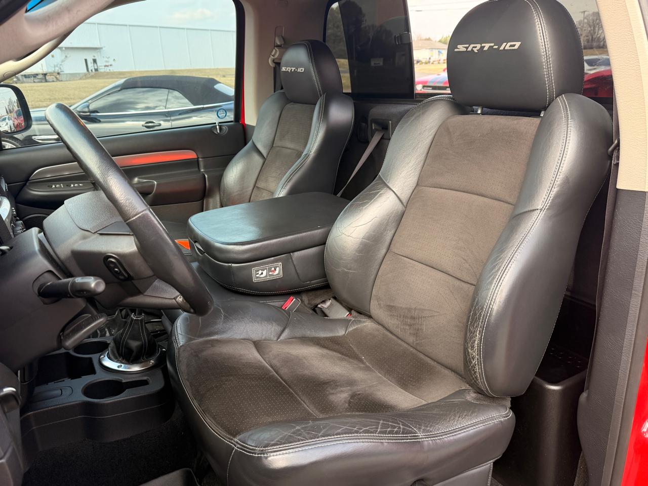 Dodge Ram SRT-10 2dr Reg Cab 120.5" WB SRT-10 2004