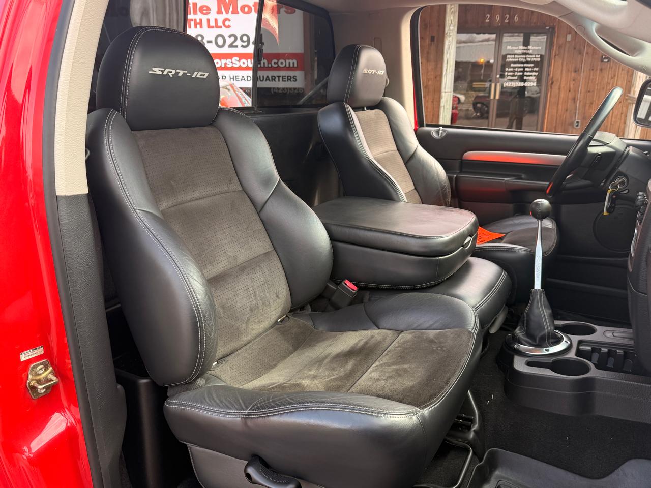 Dodge Ram SRT-10 2dr Reg Cab 120.5" WB SRT-10 2004