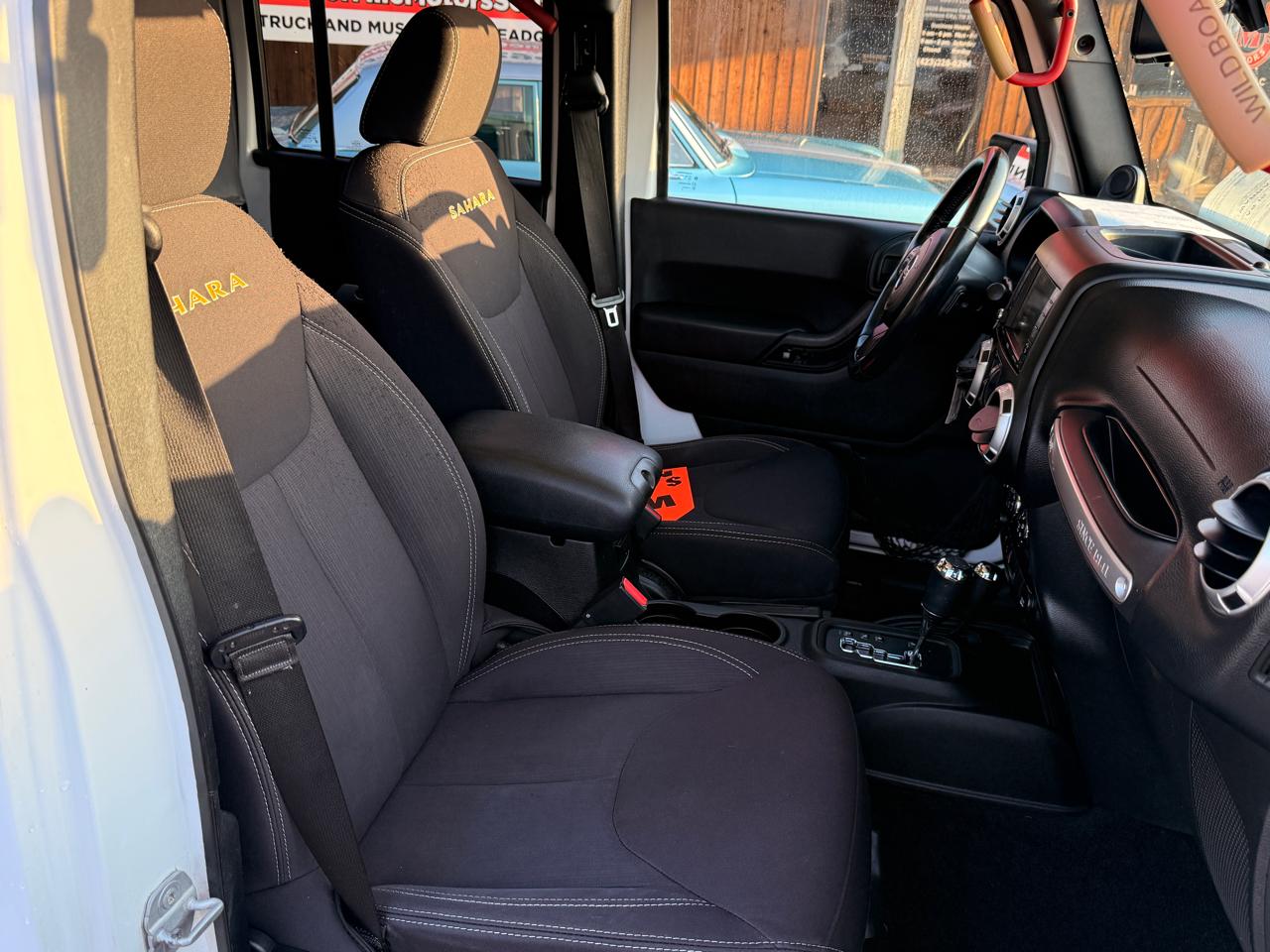 Jeep Wrangler Unlimited 4WD 4dr Sahara 2013