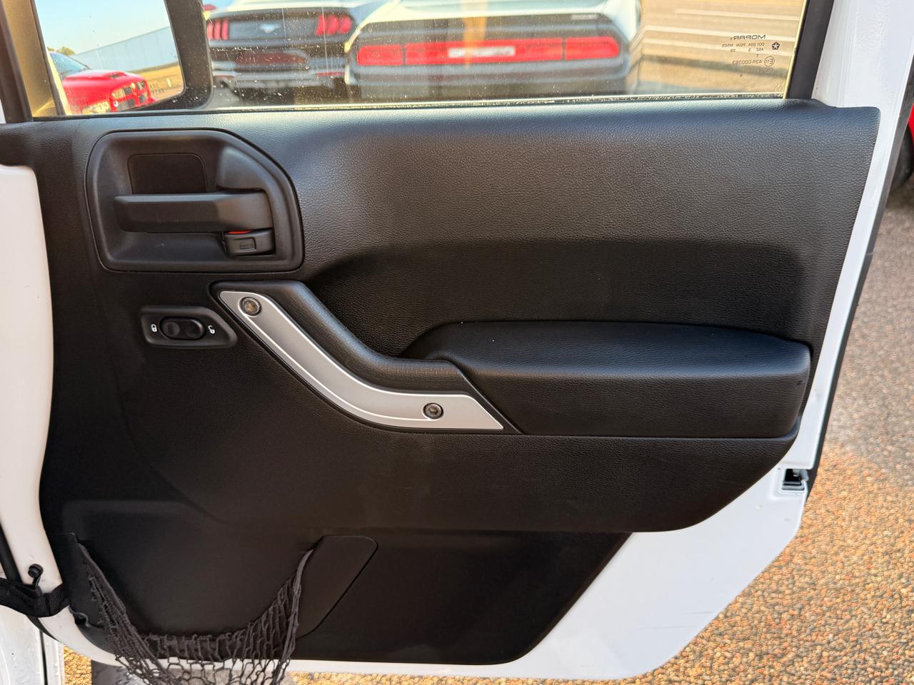 Jeep Wrangler Unlimited 4WD 4dr Sahara 2013