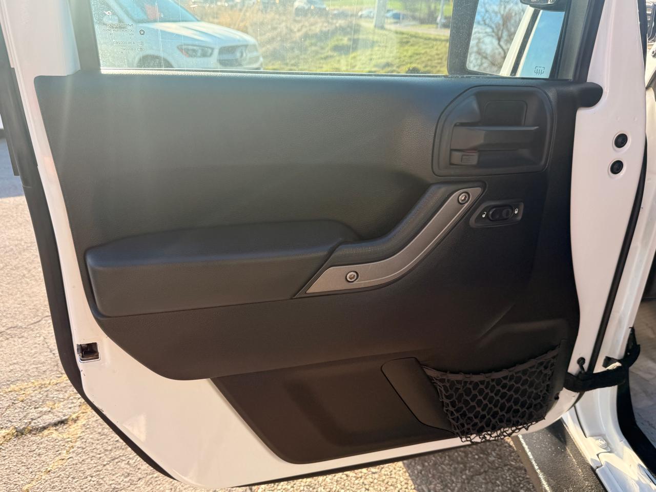 Jeep Wrangler Unlimited 4WD 4dr Sport 2013