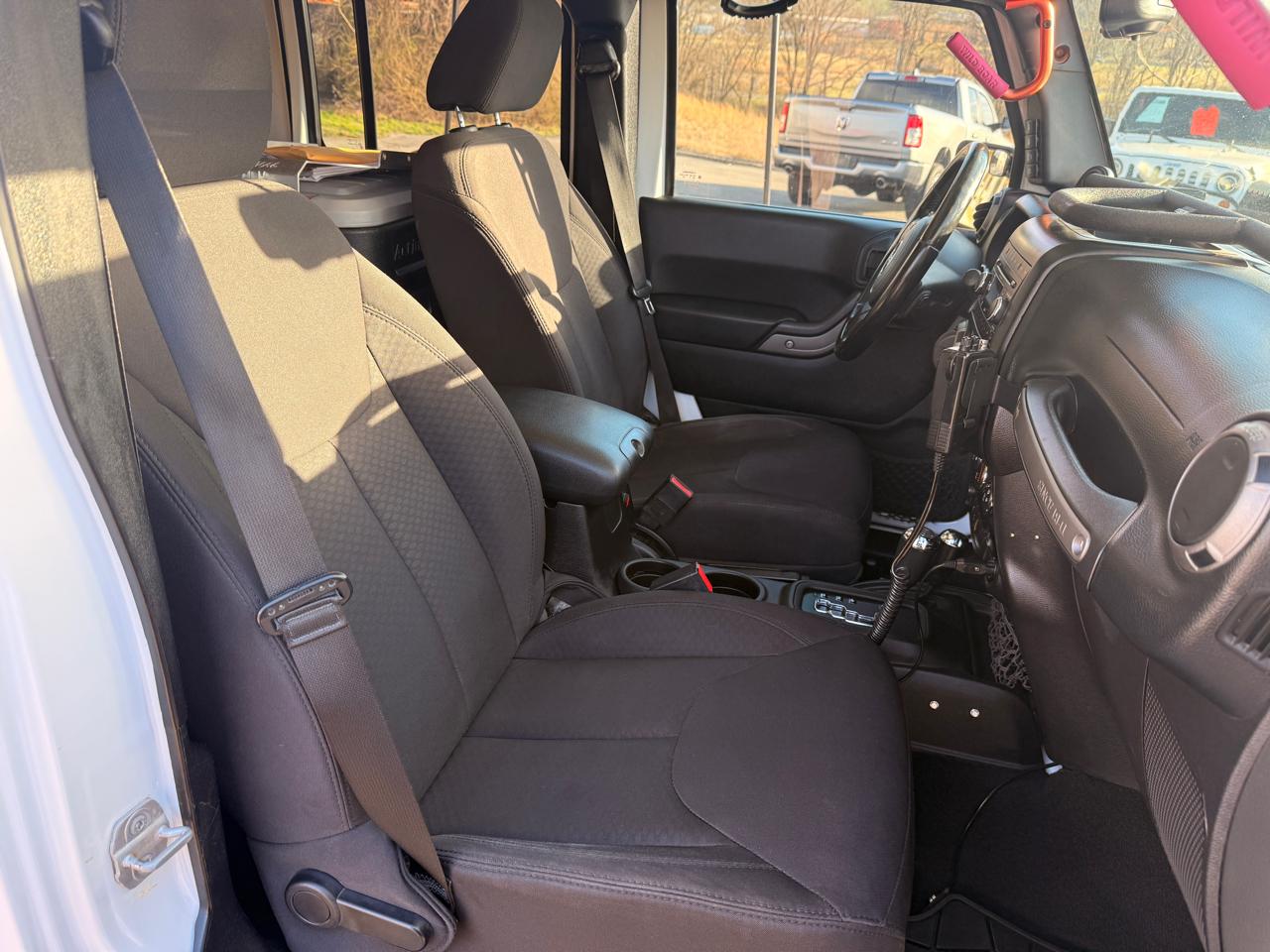 Jeep Wrangler Unlimited 4WD 4dr Sport 2013