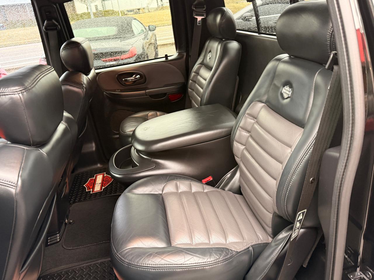 Ford F-150 SuperCrew 139" Harley Davidson 2002