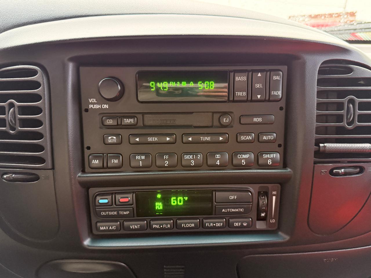 Ford F-150 SuperCrew 139" Harley Davidson 2002