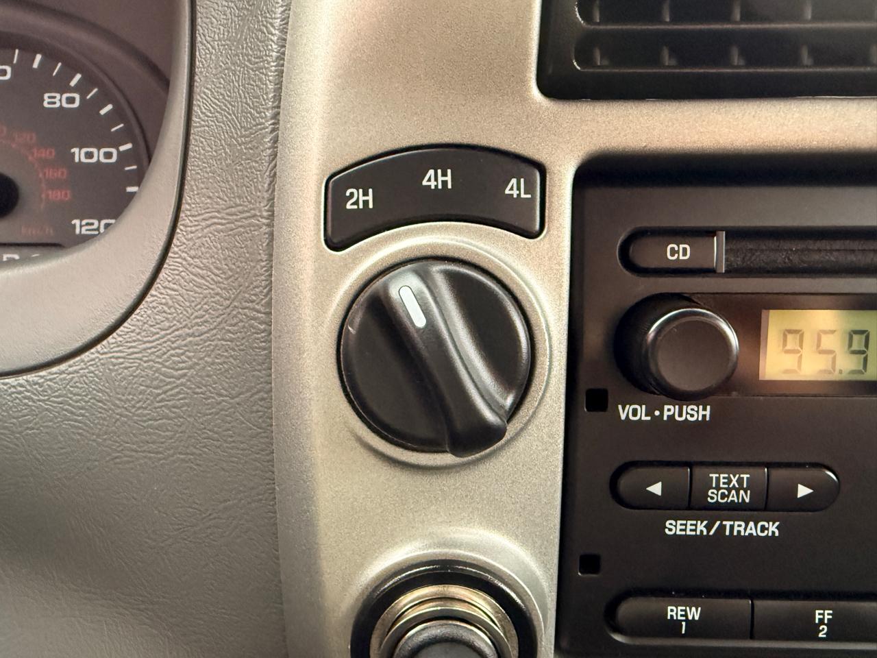 Ford Ranger 4WD 4dr SuperCab 126" Sport 2010