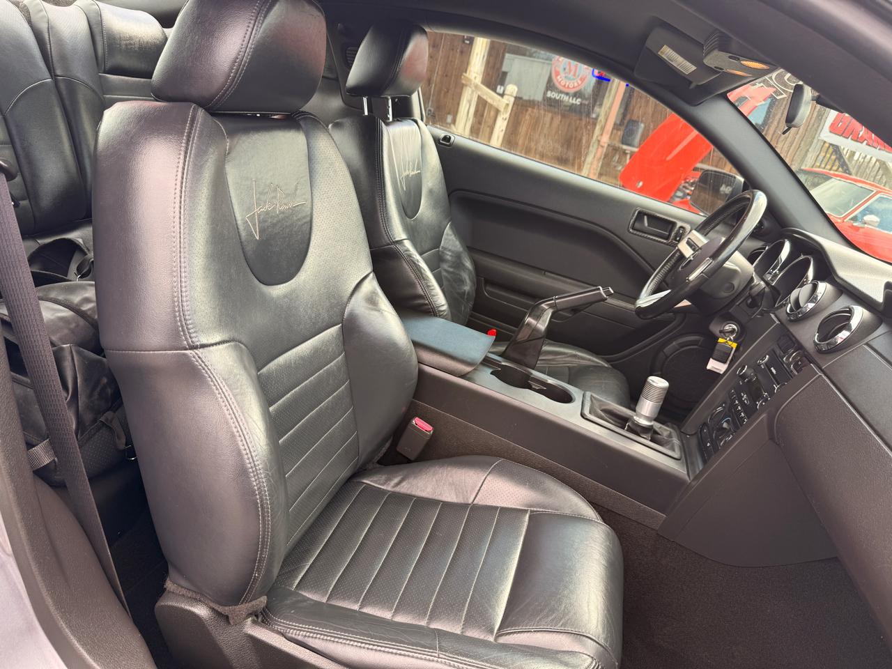 Ford Mustang 2dr Cpe GT Deluxe 2007