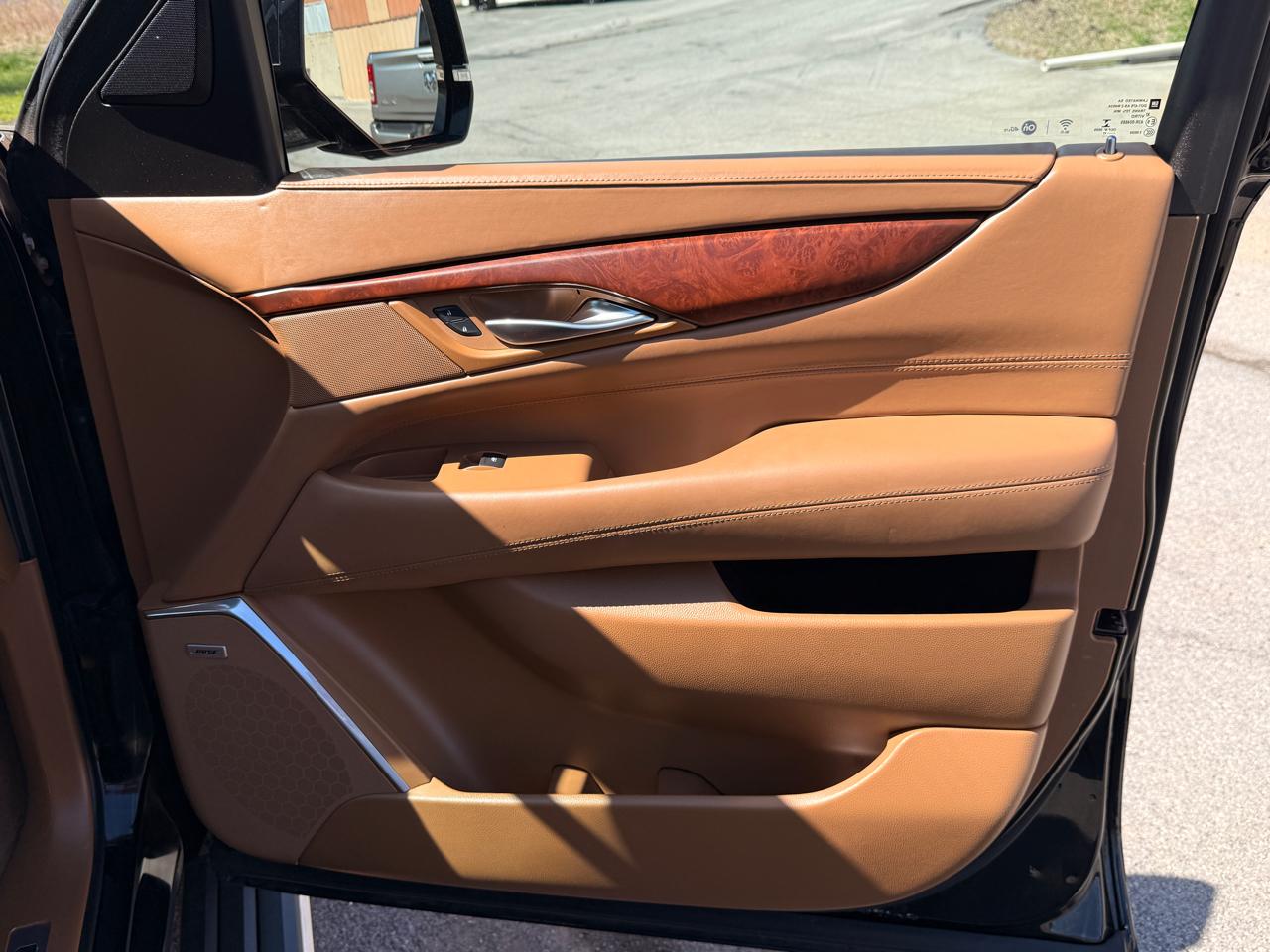 Cadillac Escalade 4WD 4dr Platinum 2017