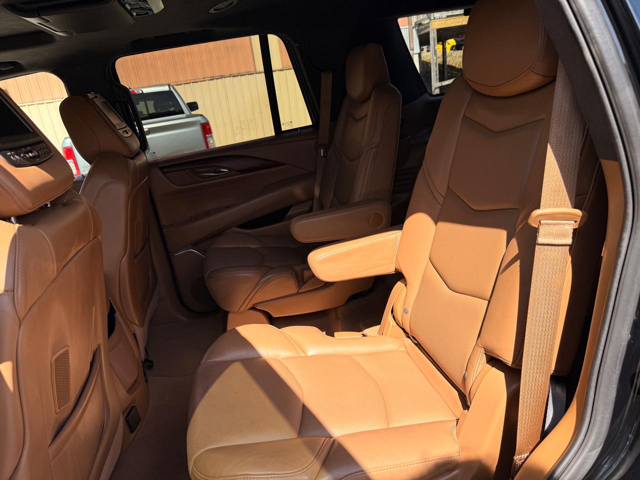 Cadillac Escalade 4WD 4dr Platinum 2017