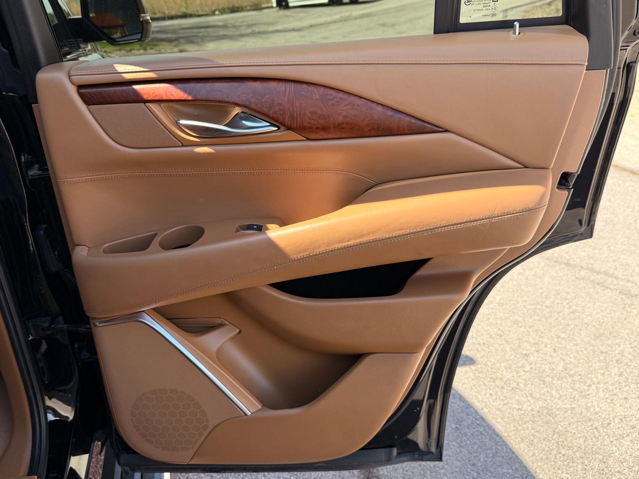 Cadillac Escalade 4WD 4dr Platinum 2017