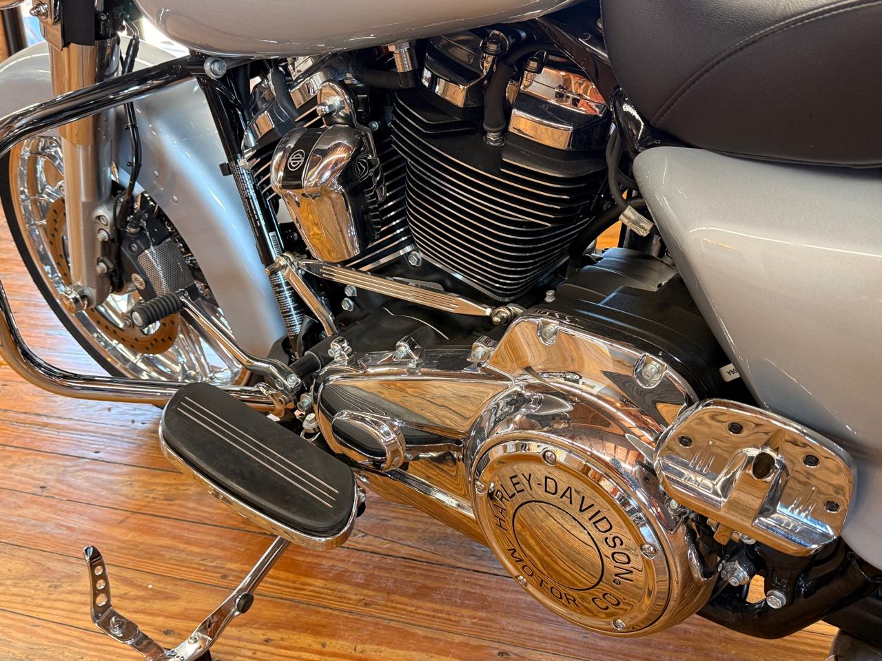 Harley-Davidson Street Glide Base 2023