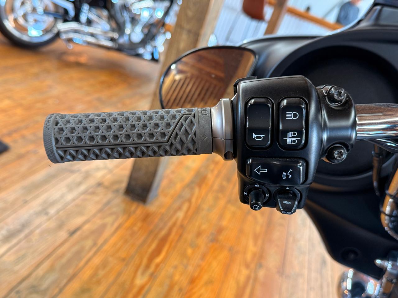 Harley-Davidson Street Glide Base 2023