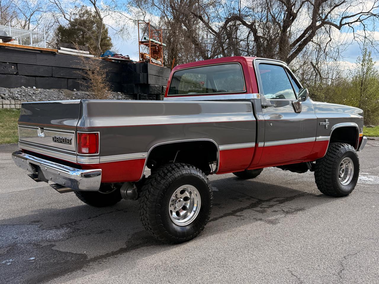 Chevrolet Pickup C10 Stepside 117.5" WB 1985