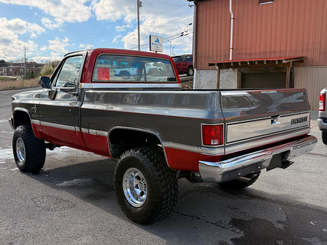 Chevrolet Pickup C10 Stepside 117.5" WB 1985
