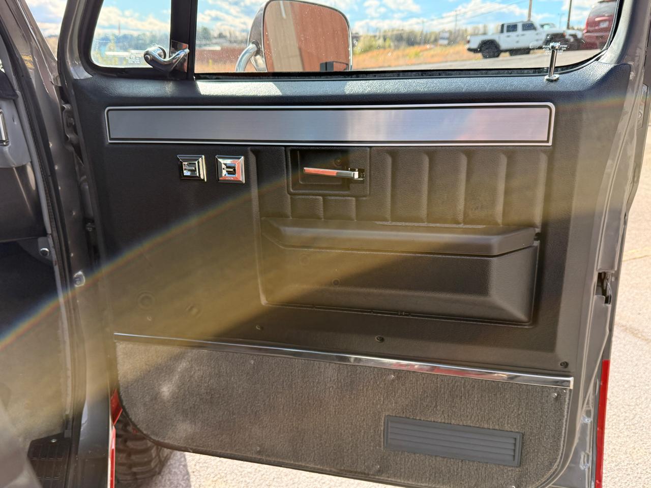 Chevrolet Pickup C10 Stepside 117.5" WB 1985