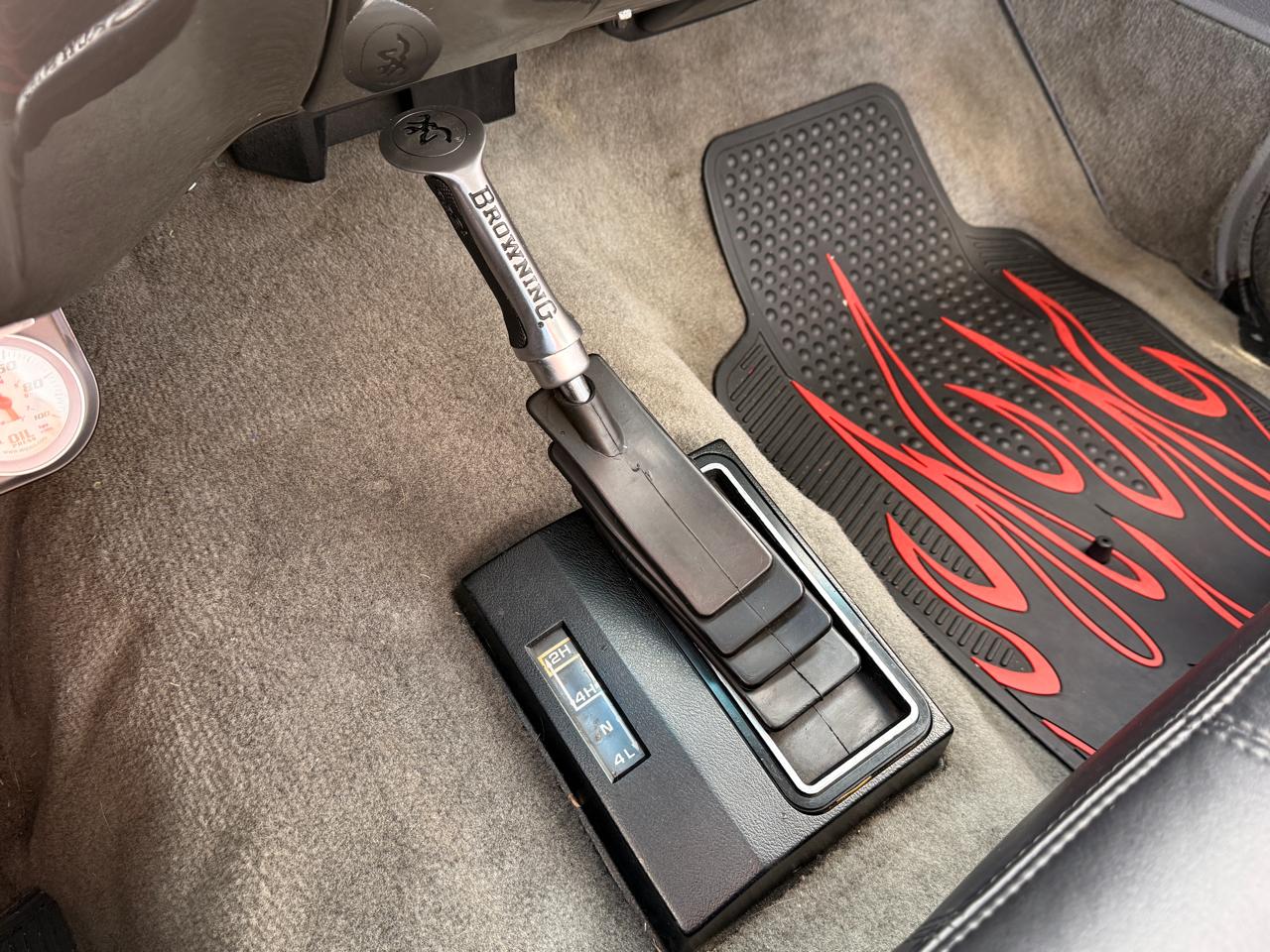 Chevrolet Pickup C10 Stepside 117.5" WB 1985