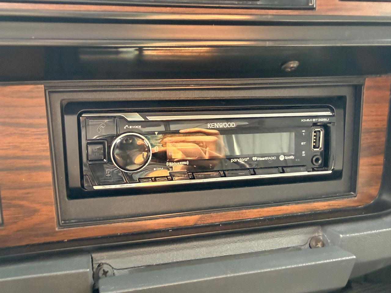 Dodge D250 & W250 Sweptline 131" WB 4WD 1993