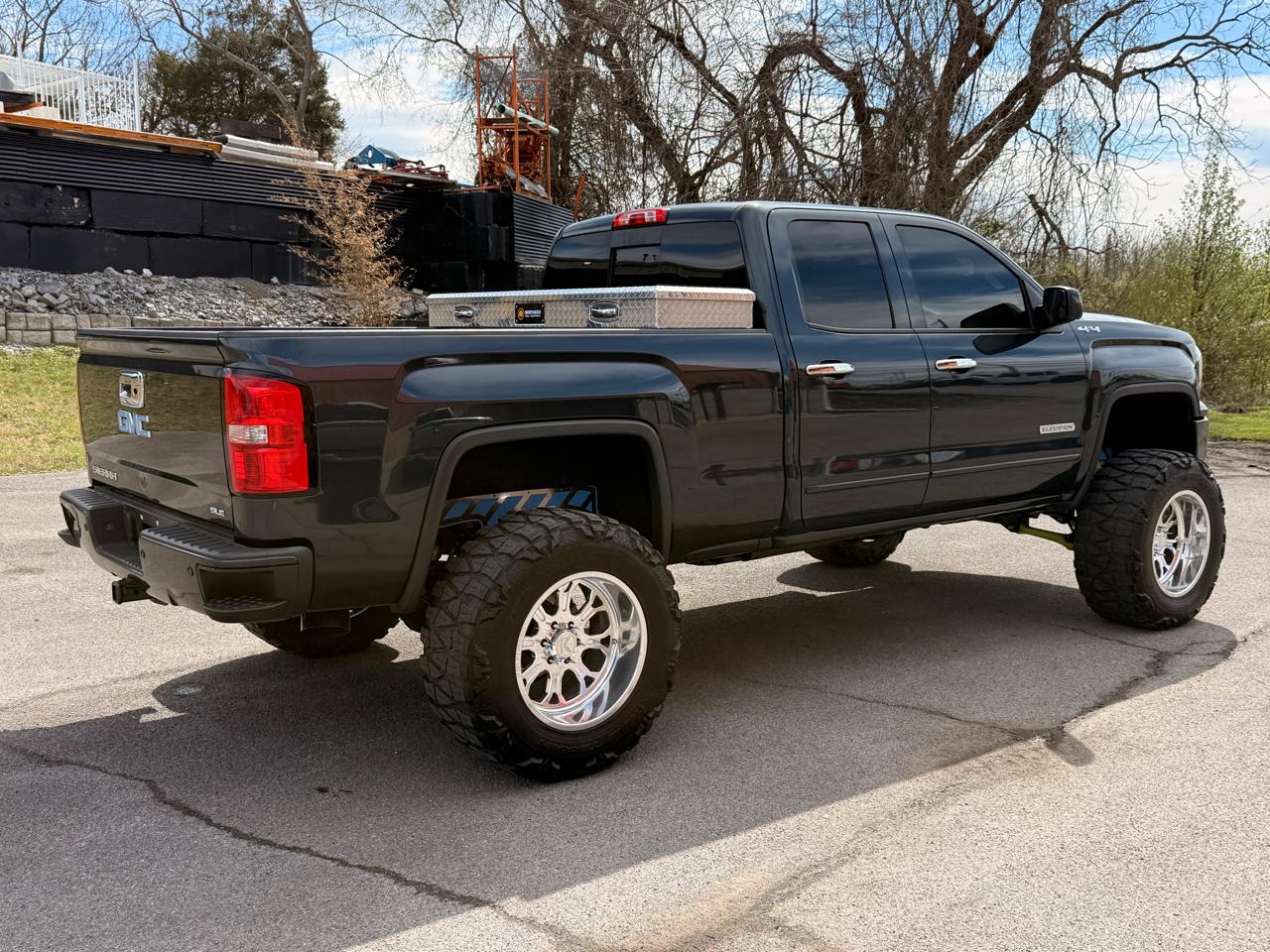 GMC Sierra 1500 4WD Double Cab 143.5" SLE 2017