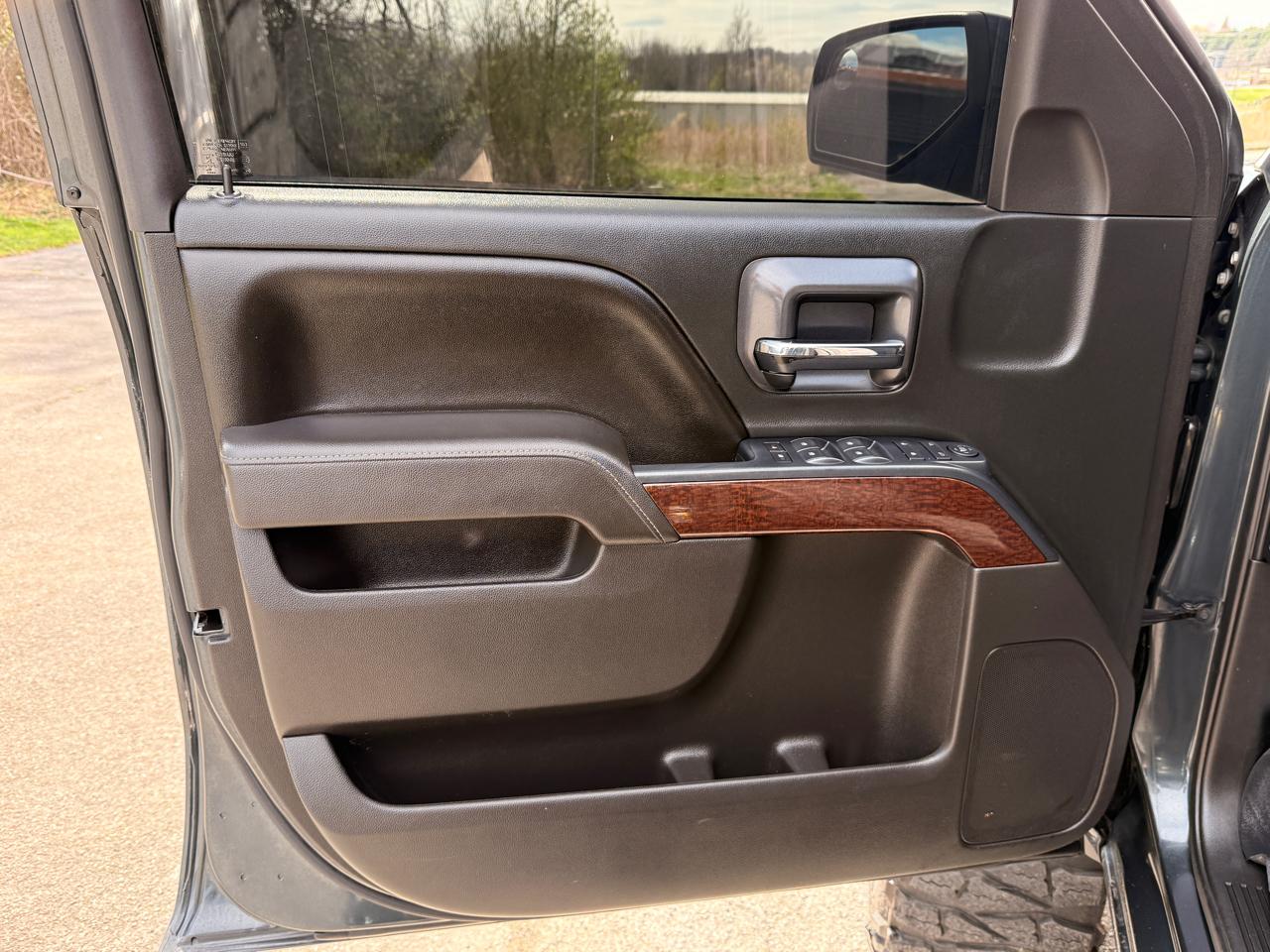 GMC Sierra 1500 4WD Double Cab 143.5" SLE 2017