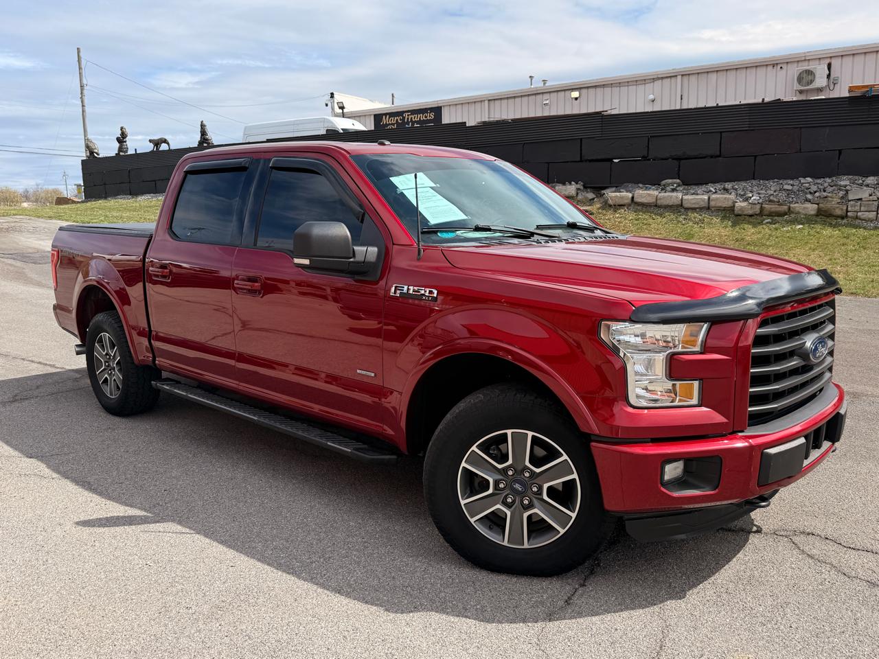 2016 Ford F-150 4WD SuperCrew 145" Lariat